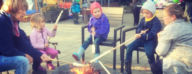 Familie ferie på gården